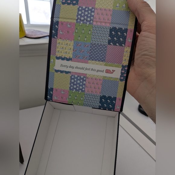 Vineyard Vines NEW In Box Pink Crab Bifold Wallet | Preppy Coastal Leather - Picture 4 of 4